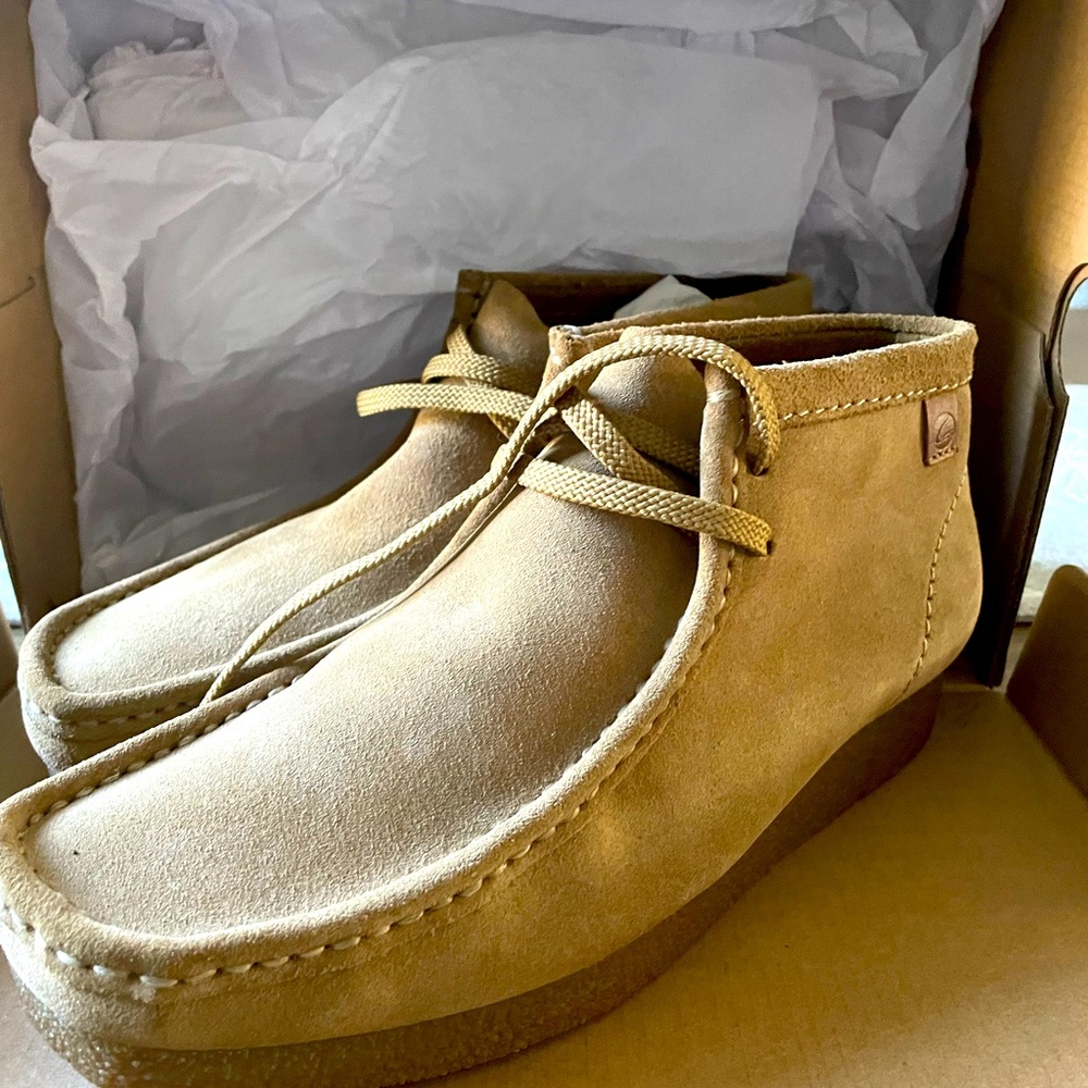 Clarks Shacre Boot “Wallabee” Size 7 - 1/2 NEW NEVER WORN